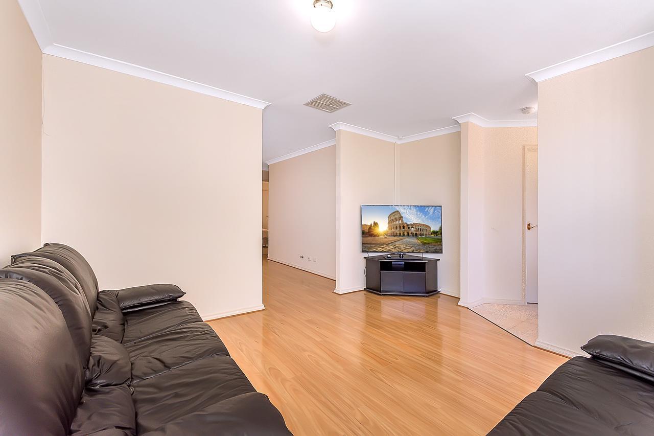 City Heights Perth Exterior photo